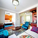 Azade Otel