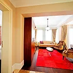 Azade Estambul