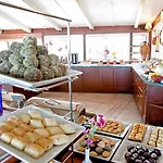 Azade Otel