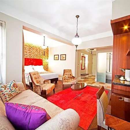 阿扎德套房酒店 伊斯坦布尔