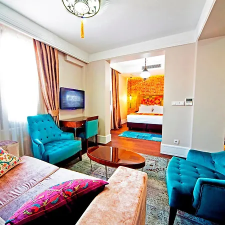 Отель Azade 3*