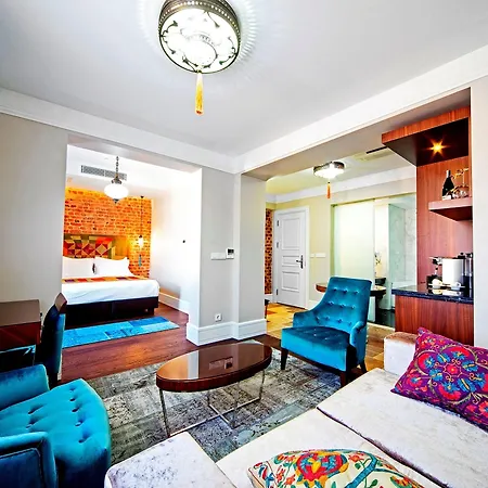 Azade Hotel