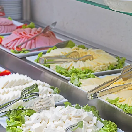 阿扎德套房酒店 酒店 3*