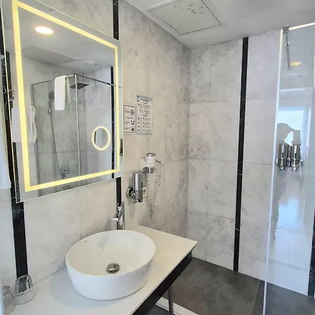 Azade Otel İstanbul