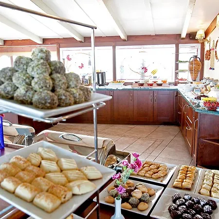 阿扎德套房酒店 酒店