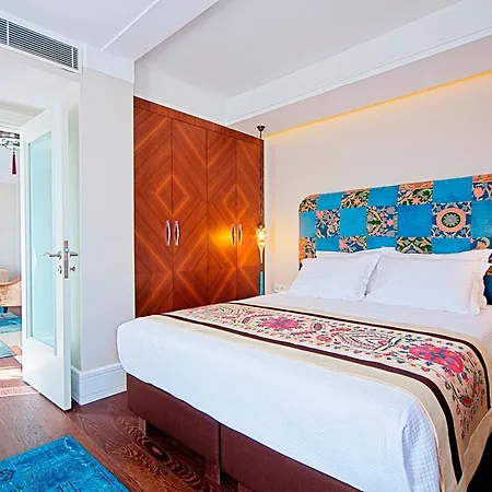 阿扎德套房酒店 3*