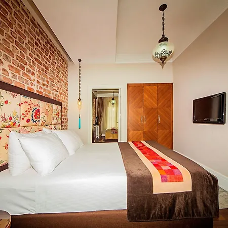 Azade Hotel 3*